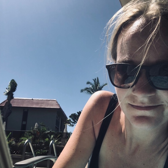 Meet your Posher, Emily - Picture 1 of 1